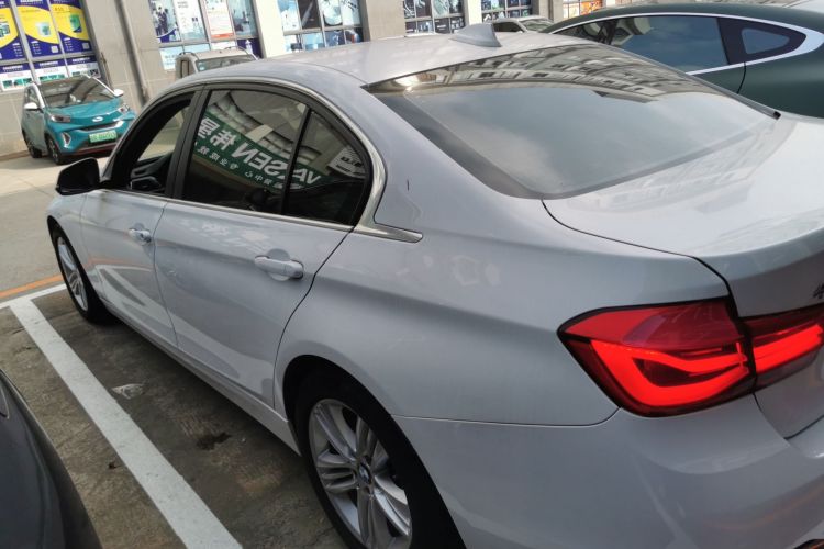 宝马3系 2017款 320Li 时尚型车身外观4