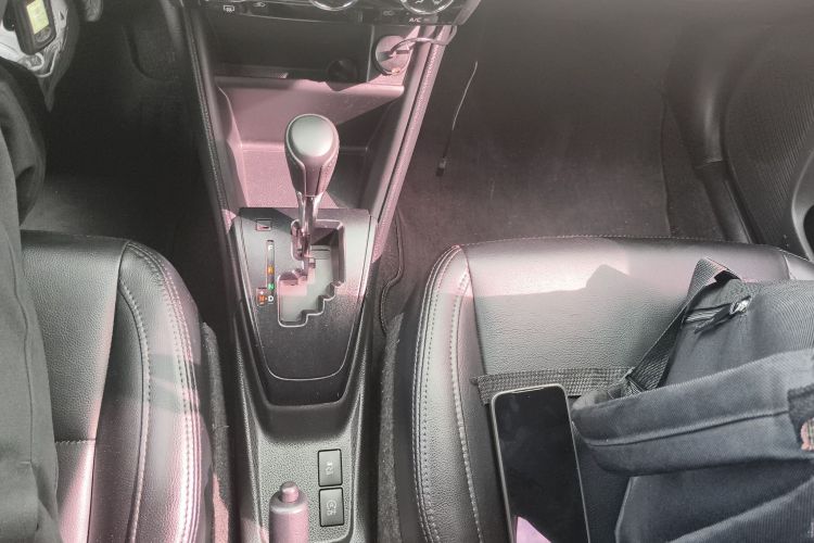 丰田 YARiS L 致炫 2019款 1.5E CVT魅动版 国VI中控内饰18