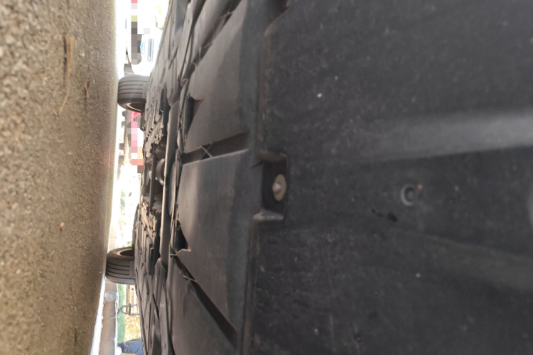 奔驰GLB 2021款 GLB 200 时尚型局部细节9008