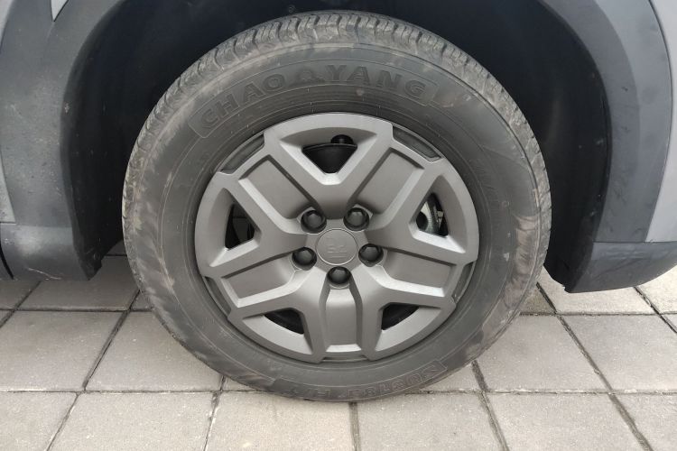 比亚迪 元UP 2024款  401KM 活力版车身外观10