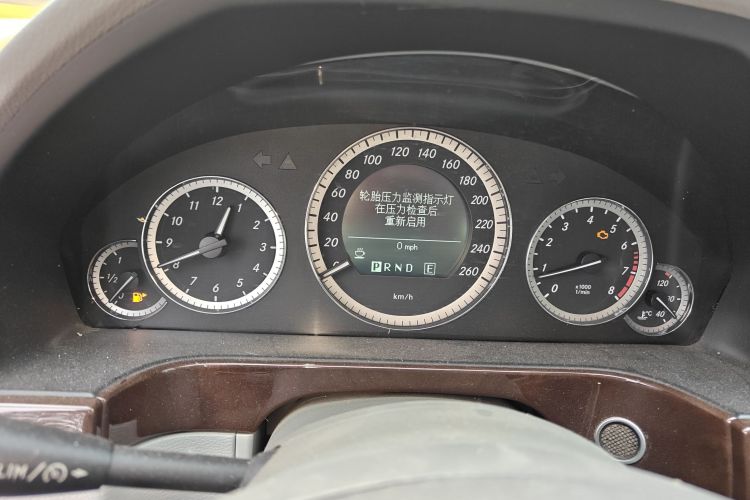 奔驰E级 2010款 E 260 L CGI优雅型中控内饰14