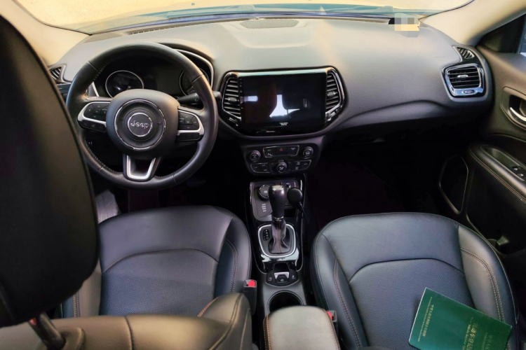 Jeep 指南者 2019款 220T 自动家享四驱版中控内饰12