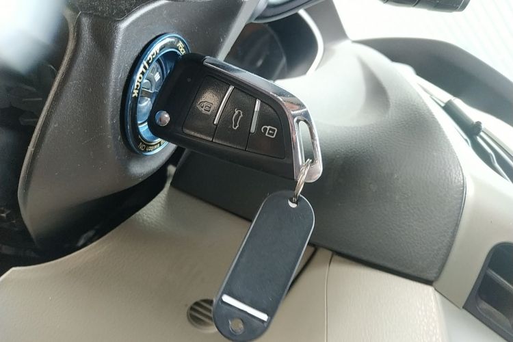 福特 福克斯 2012款 三厢 1.6L 自动舒适型中控内饰11