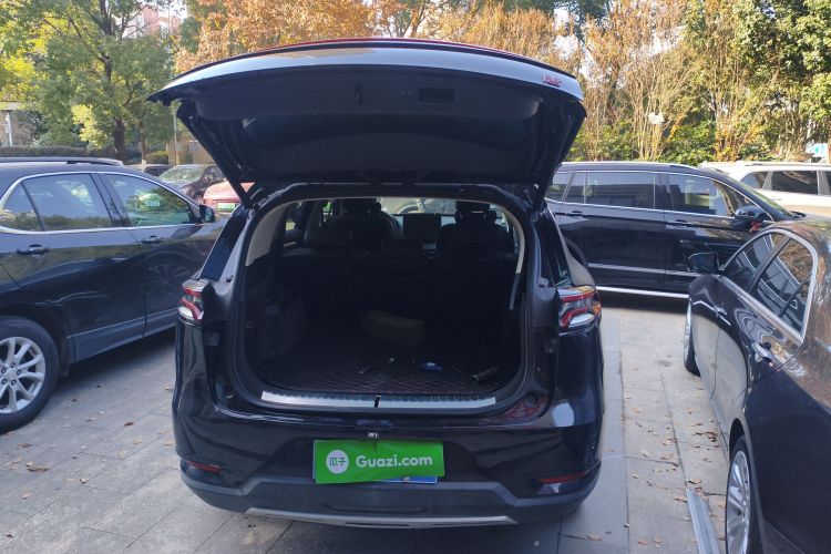 比亚迪 唐 2019款 2.0T 自动智联尊荣型 5座 国VI机舱底盘23