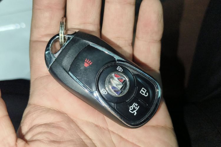 别克 君威 2023款 652T 智享型中控内饰11