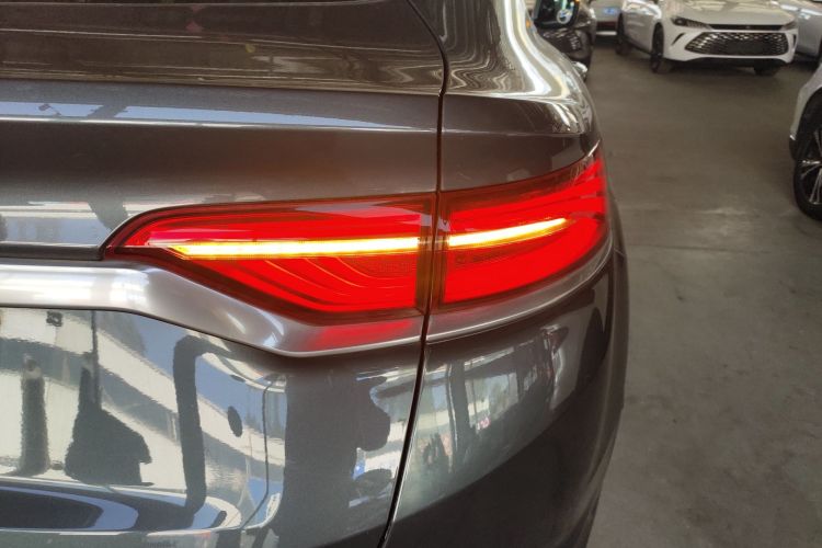 吉利汽车 星越 2019款 300T 耀星者车身外观9