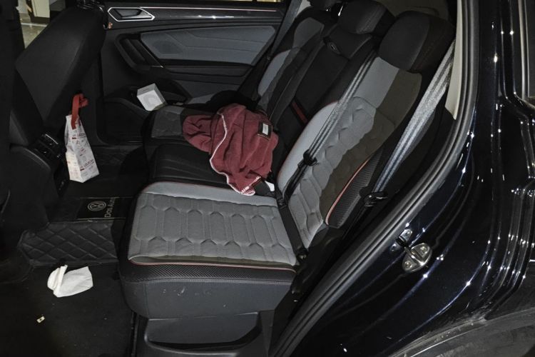 大众 途观L 2022款 330TSI 自动两驱R-Line旗舰版中控内饰21