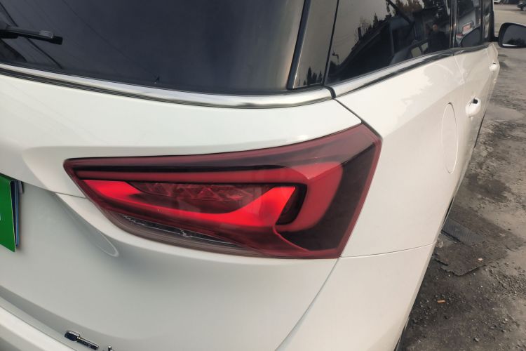 别克GL6 2021款 323T 轻混动互联豪华型车身外观9