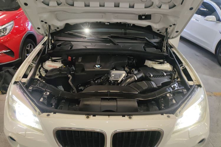 宝马X1 2015款 sDrive18i 领先晋级版机舱底盘24