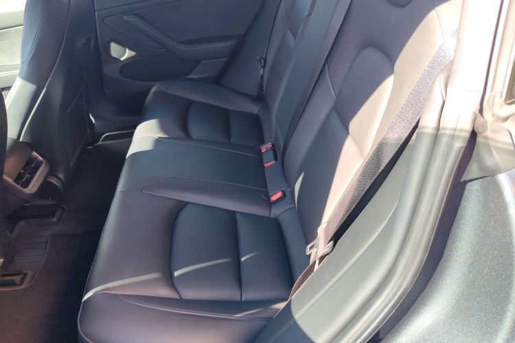 特斯拉 Model 3 2021款 Performance高性能全轮驱动版中控内饰21