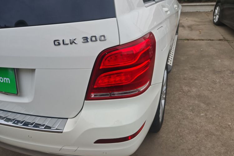奔驰GLK级 2015款 GLK 260 4MATIC 动感型 极致版车身外观9