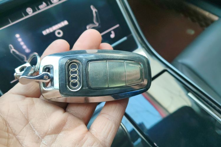 奥迪A8 2018款 A8L 55 TFSI quattro投放版精英型中控内饰11