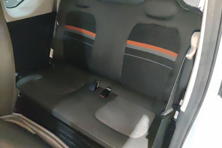 五菱汽车 宏光MINIEV 2020款 自在款 磷酸铁锂中控内饰7004