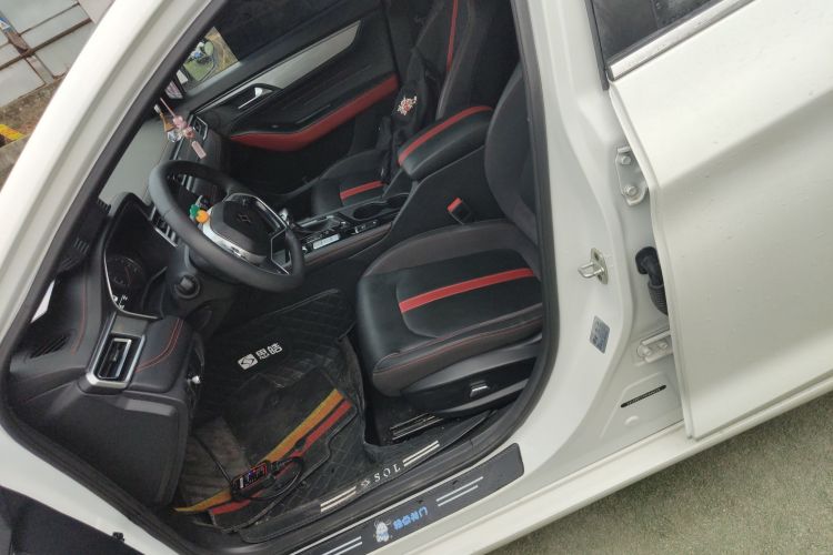 思皓A5 2023款 1.5T CVT豪华舒享型中控内饰19