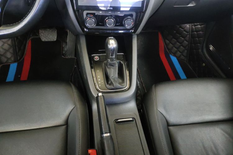 大众 速腾 2018款 280TSI DSG熠动版局部细节18