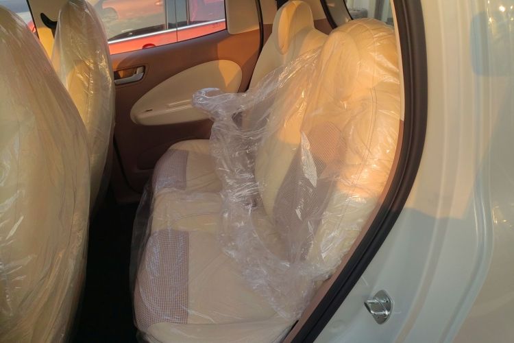 五菱汽车 宏光MINIEV 2025款 四门版 进阶款中控内饰21