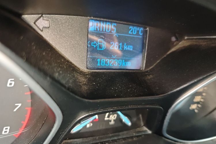 福特 福克斯 2012款 三厢 1.6L 自动风尚型中控内饰15