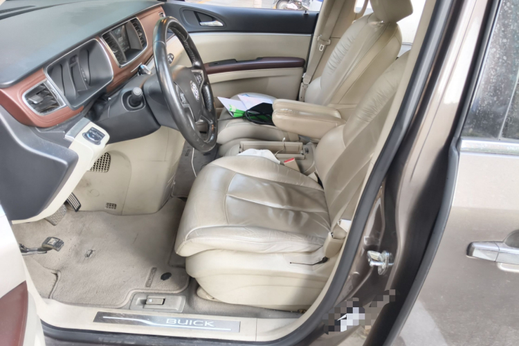 别克GL8 2017款 25S 尊贵型 国V局部细节19