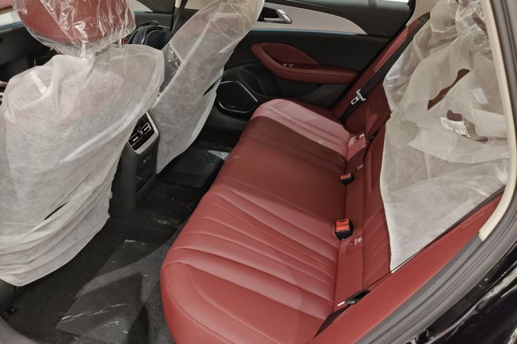 红旗H5 PHEV 2025款 170 超混版中控内饰7004