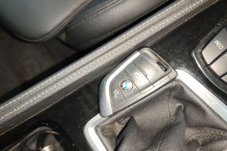 宝马1系 2018款 118i 运动型中控内饰7001