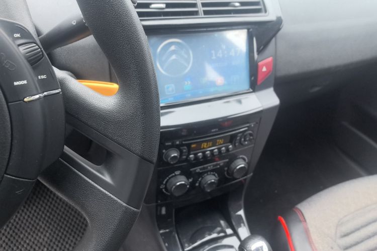 雪铁龙 世嘉 2013款 三厢 1.6L 手动品尚型中控内饰16