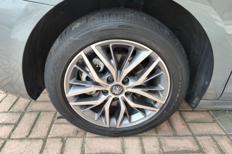 比亚迪 秦PLUS 2024款 荣耀版 EV 510KM领先型车身外观6007