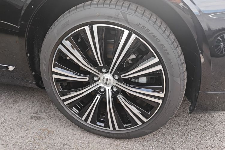 沃尔沃S90 2025款 B5 智远豪华版车身外观10