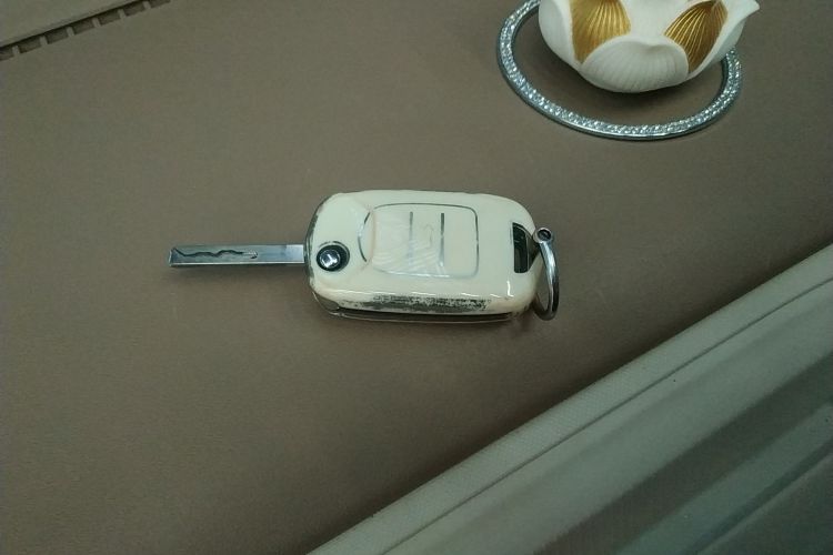 五菱汽车 宏光MINIEV 2025款 四门版 进阶款中控内饰7001