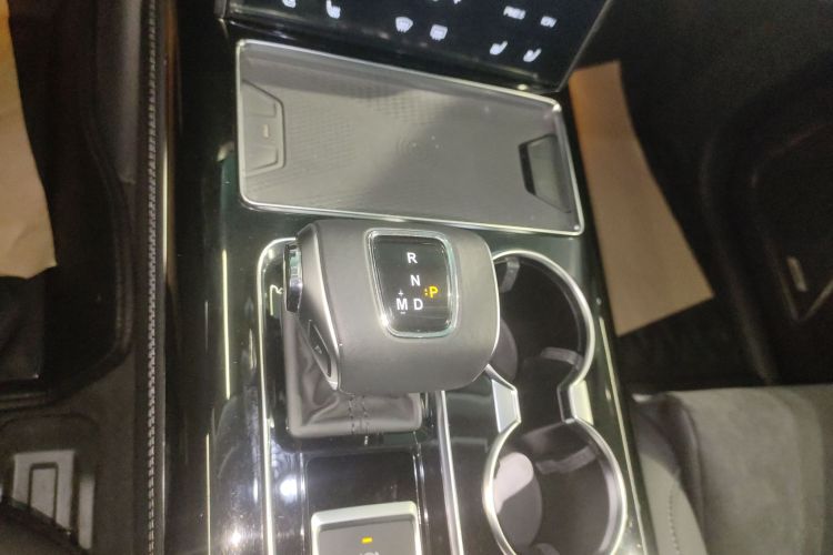 红旗HS7 2021款 2.0T DCT两驱智联旗畅版中控内饰18