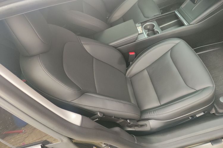 特斯拉 Model 3 2023款 长续航全轮驱动版局部细节41