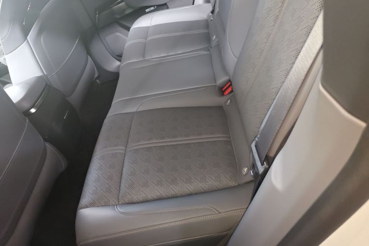 极氪7X 2025款 75kWh 后驱智驾版中控内饰21