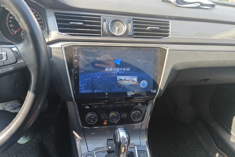 大众 帕萨特 2017款 280TSI DSG尊荣版中控内饰16