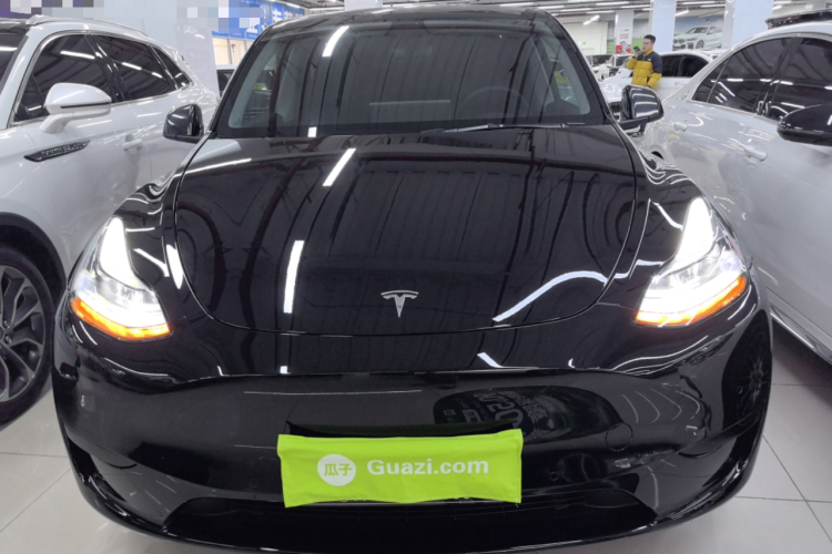 特斯拉 Model Y 2022款 改款 后轮驱动版车身外观2