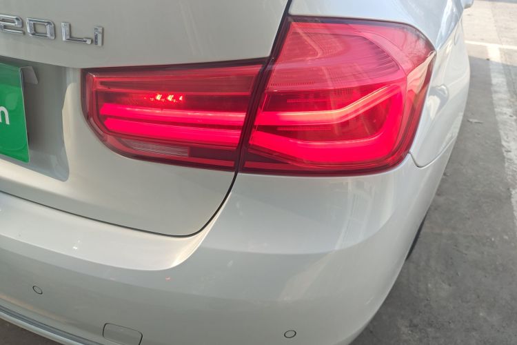 宝马3系 2019款 320Li 时尚型车身外观9