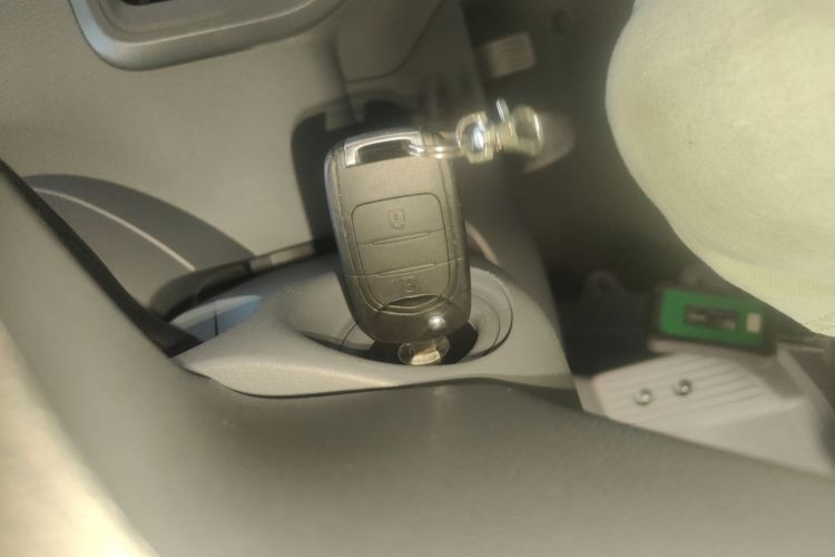 五菱汽车 五菱扬光 2024款 300KM 舒适型客车版 75kW中控内饰11