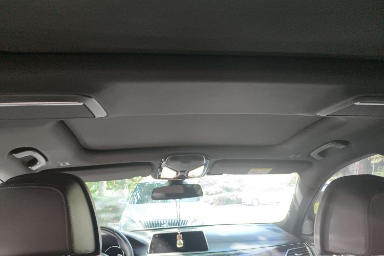 宝马7系 2018款 740Li 领先型 M运动套装中控内饰22