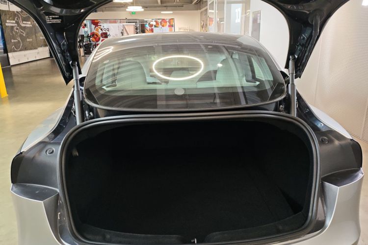 特斯拉 Model 3 2023款 后轮驱动版机舱底盘23