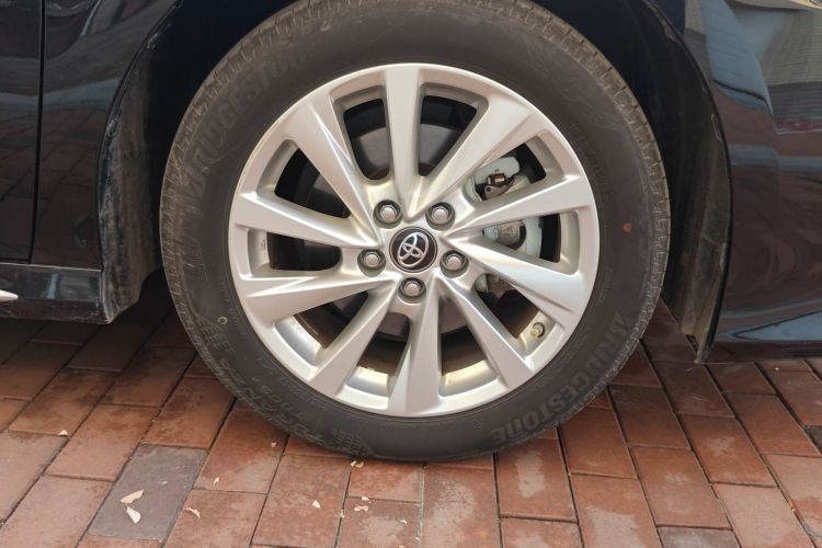 丰田 凯美瑞 2023款 2.0G 豪华版车身外观10