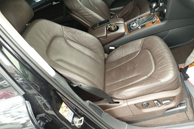 奥迪Q7  35 TFSI 进取型局部细节41