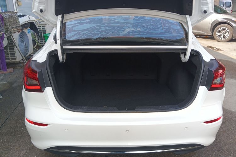 长安 逸动 2019款 1.6L GDI 手动超值版 国VI局部细节23