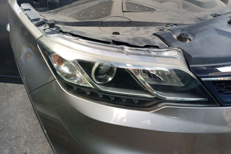 东南DX3 2018款 1.5T CVT尊贵型车身外观6006