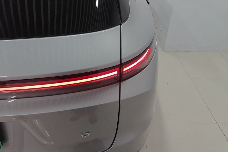 理想汽车 理想L7 2024款 Ultra车身外观9