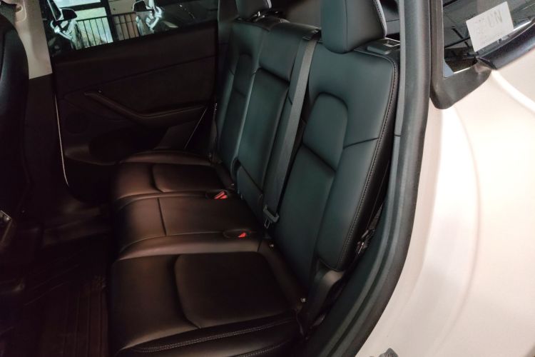 特斯拉 Model Y 2022款 改款 长续航全轮驱动版中控内饰21