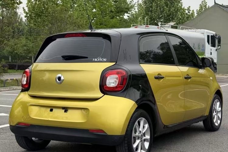 smart forfour 2016款 1.0L 52千瓦灵动版车身外观6005