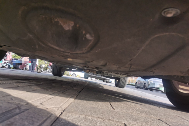 现代 途胜 2018款 1.6T 双离合两驱15周年特别版局部细节9008