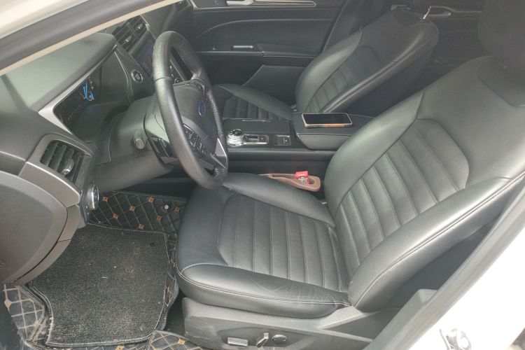 福特 蒙迪欧 2017款 改款 EcoBoost 180 时尚型局部细节19