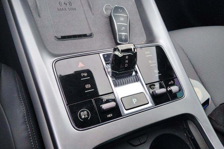 比亚迪 海豹07 DM-i 2025款 智驾版 DM-i 1.5L 125km 尊贵型中控内饰18