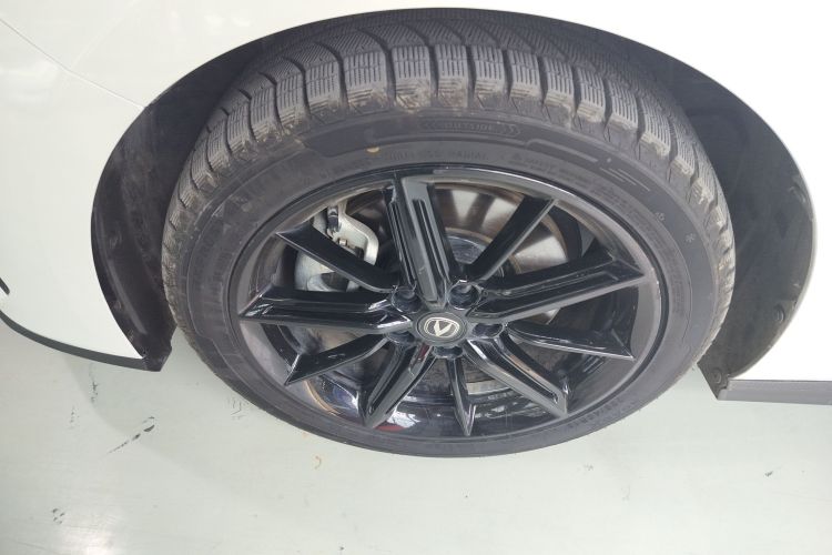 长安UNI-V 智电iDD 2023款 智电iDD 1.5T 113km智酷型车身外观6007