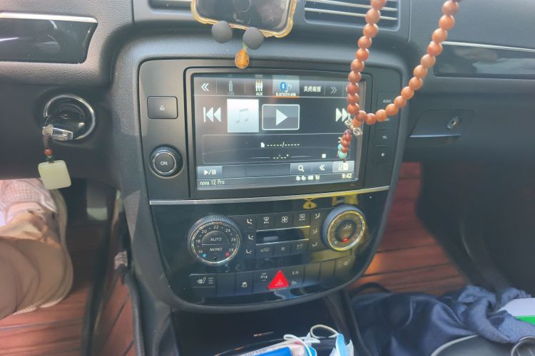 奔驰R级 2017款 R 320 4MATIC 商务型臻藏版中控内饰16