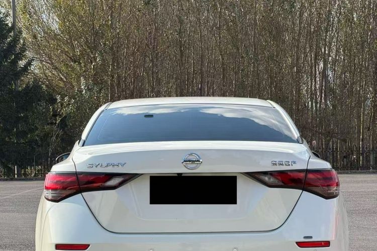 日产 轩逸 2022款 1.6L XL CVT悦享版车身外观6